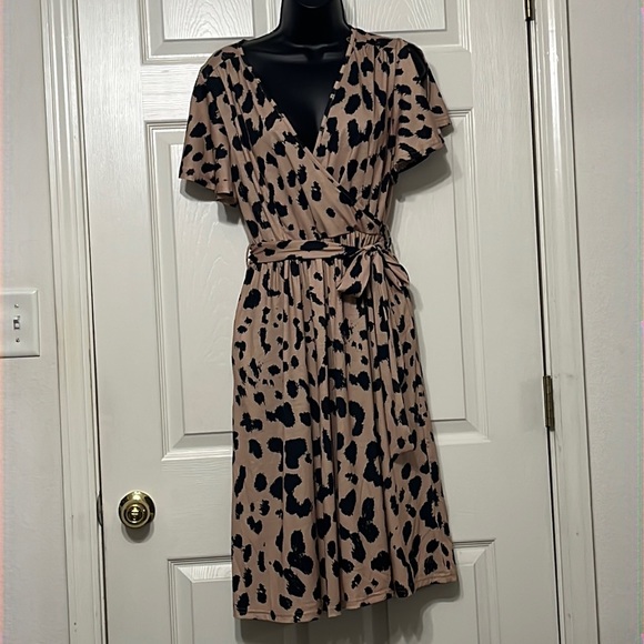 NWT leopard size medium dress - Picture 1 of 3